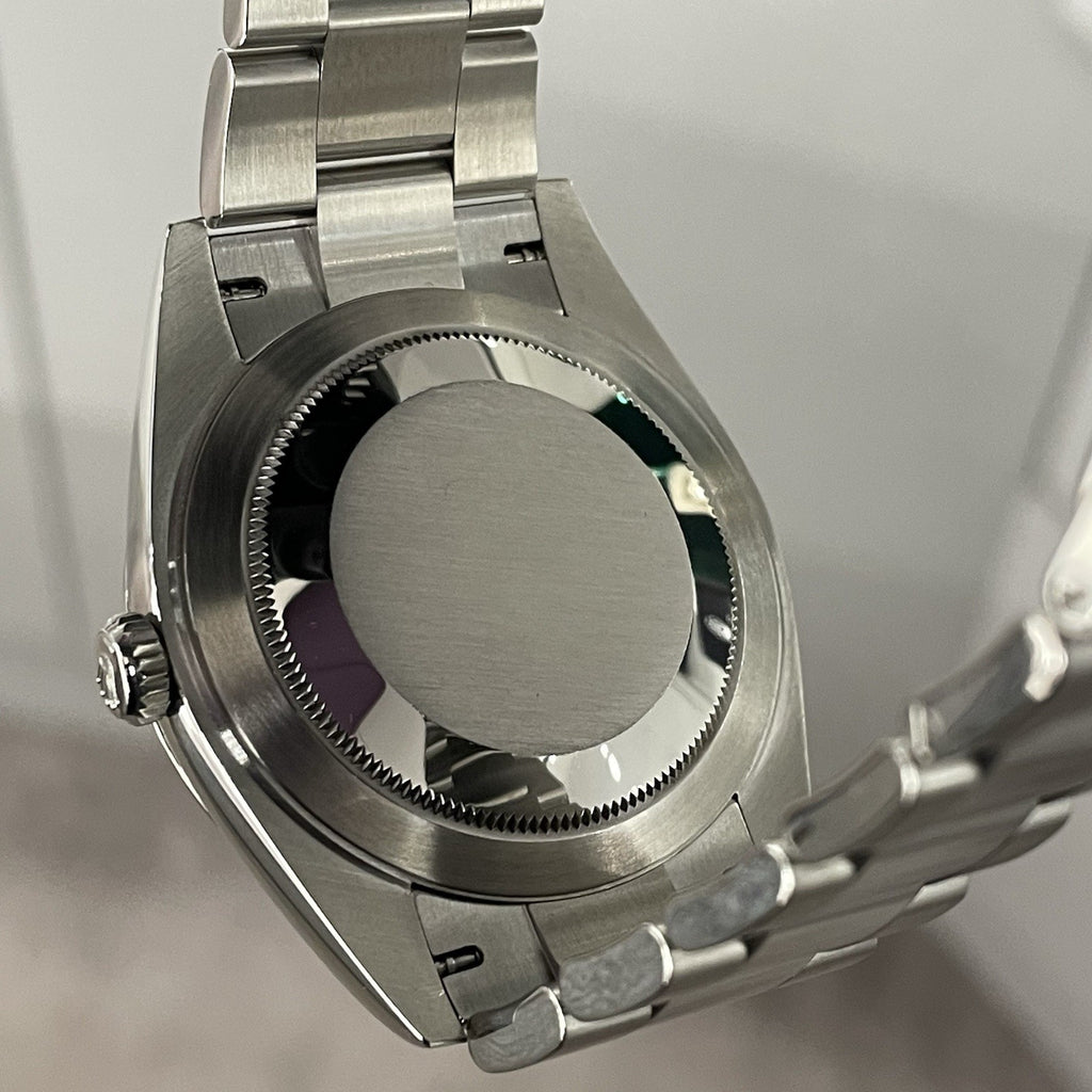 ROLEX DATEJUST 41mm WHITE ROMAN DIAL OYSTERSTEEL SMOOTH BEZEL ref: 126300